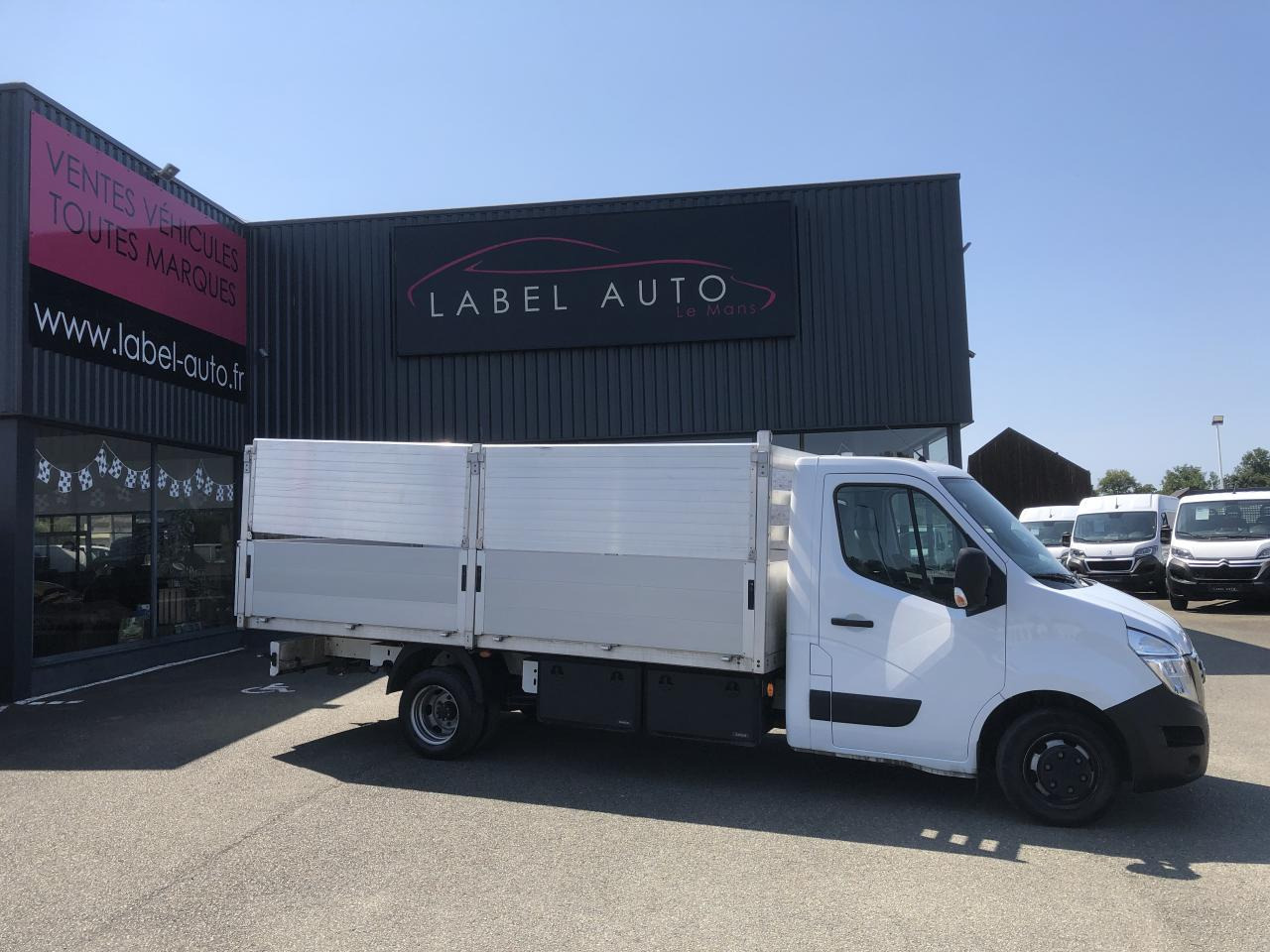 NISSAN INTERSTAR 3T5 2.3 DCI 165CH PLATEAU RIDELLES 4M50 - Autoutilitară cu platformă: Foto 1 NISSAN INTERSTAR 3T5 2.3 DCI 165CH PLATEAU RIDELLES 4M50 - Autoutilitară cu platformă: Foto 1