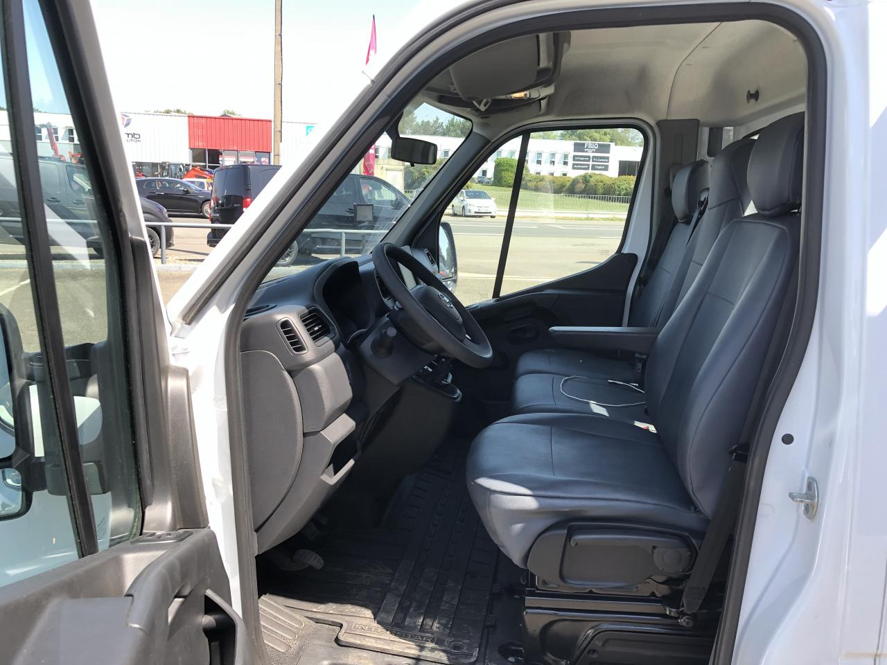 NISSAN INTERSTAR 3T5 2.3 DCI 165CH PLATEAU RIDELLES 4M50 - Autoutilitară cu platformă: Foto 5 NISSAN INTERSTAR 3T5 2.3 DCI 165CH PLATEAU RIDELLES 4M50 - Autoutilitară cu platformă: Foto 5