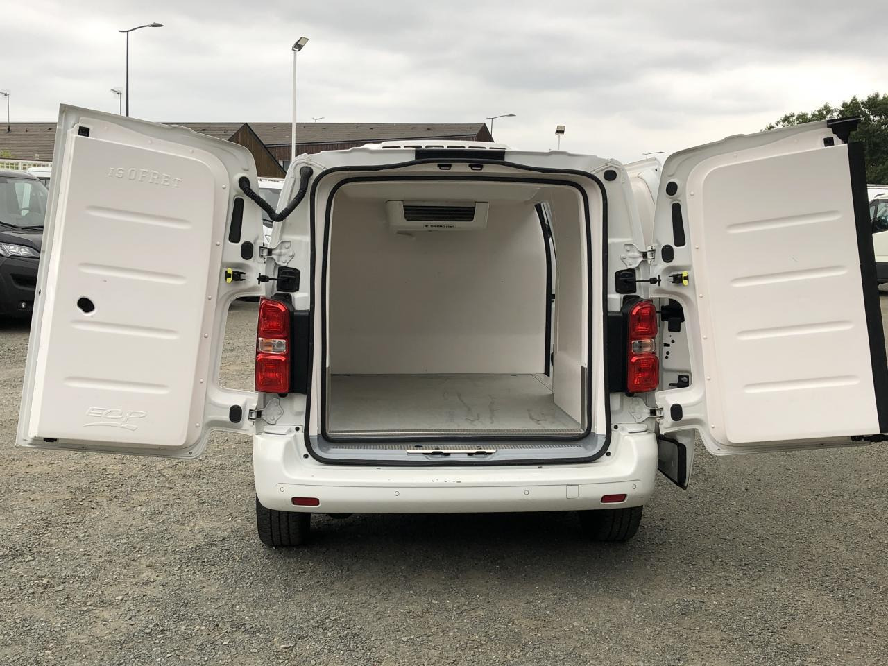 OPEL VIVARO 2.0 D 145CH FRIGORIFIQUE POSITIF THERMOKING - Autoutilitară frigorifica: Foto 4 OPEL VIVARO 2.0 D 145CH FRIGORIFIQUE POSITIF THERMOKING - Autoutilitară frigorifica: Foto 4