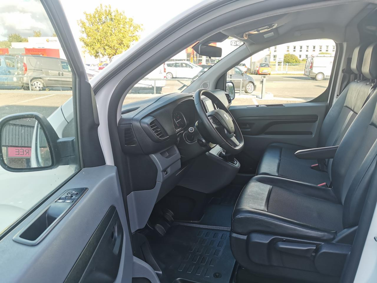 PEUGEOT EXPERT LONG 2.0 HDI 145CH ASPHALT - Dubă: Foto 4 PEUGEOT EXPERT LONG 2.0 HDI 145CH ASPHALT - Dubă: Foto 4