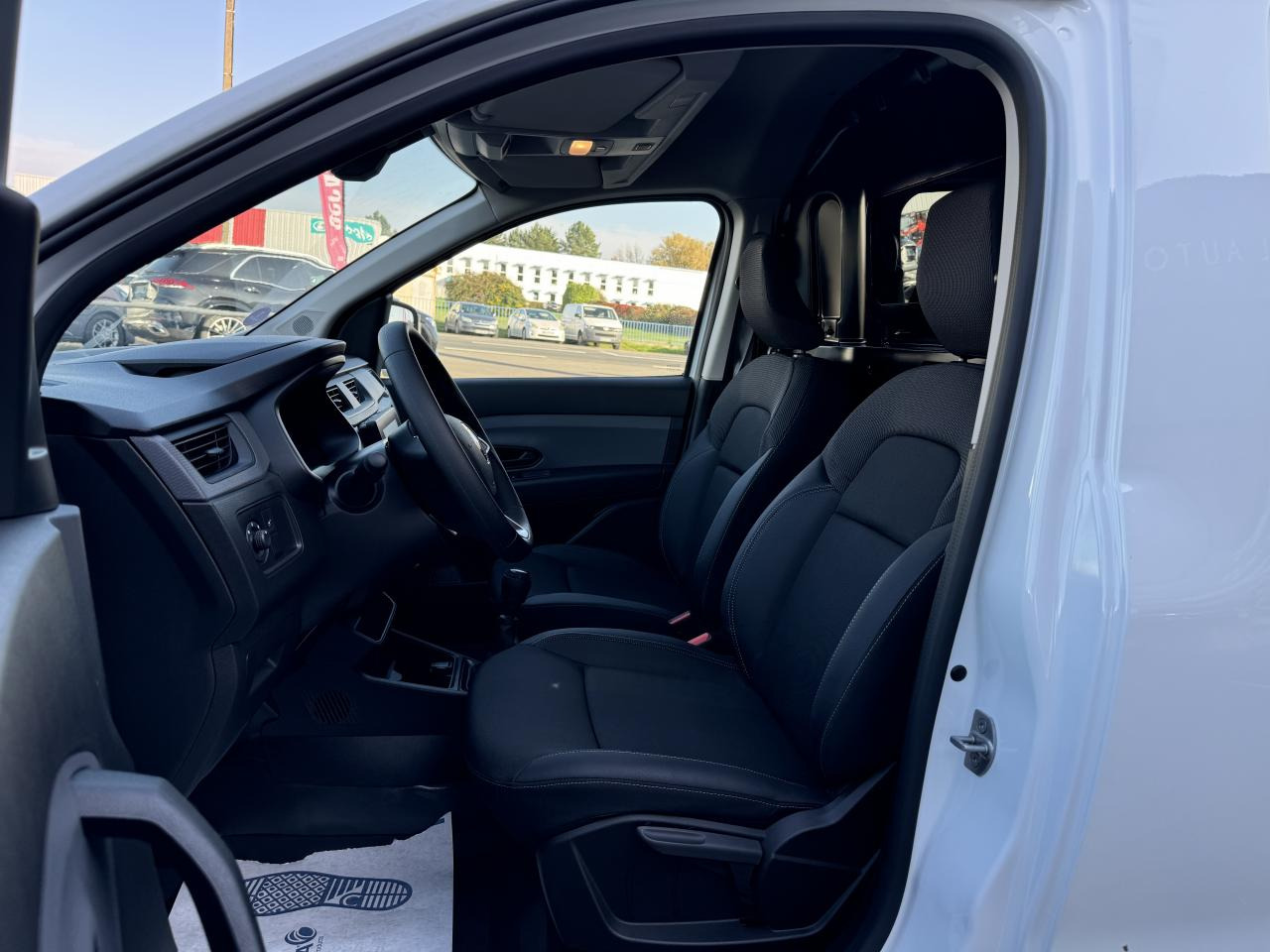 RENAULT EXPRESS 1.5 DCI 75CH CONFORT - Dubă: Foto 4 RENAULT EXPRESS 1.5 DCI 75CH CONFORT - Dubă: Foto 4