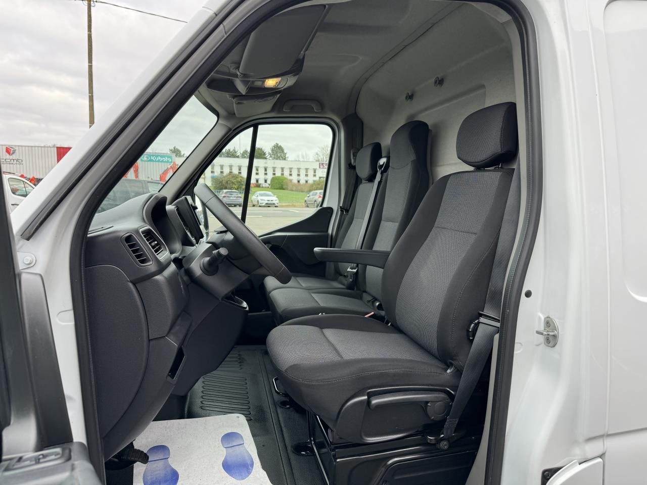 RENAULT MASTER 3T3 L2H2 2.3 DCI 135CH CONFORT - Dubă: Foto 4 RENAULT MASTER 3T3 L2H2 2.3 DCI 135CH CONFORT - Dubă: Foto 4