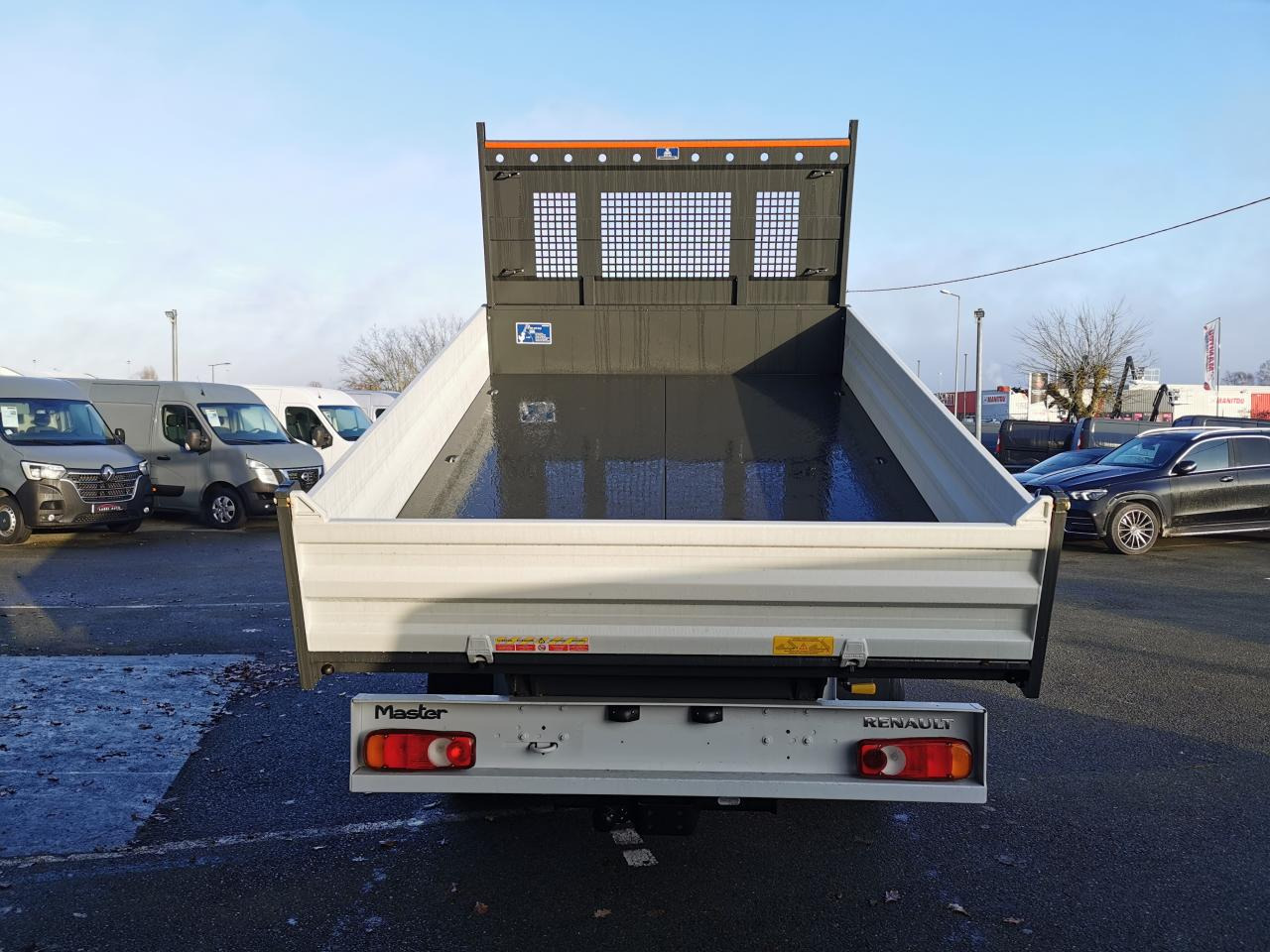 RENAULT Master Confort R3500RJ L3 2.3 dCi - 145  III TRANSPORTS SPECIFIQUES BENNE Benne Basculante + Coffre - Autoutilitară basculantă: Foto 3 RENAULT Master Confort R3500RJ L3 2.3 dCi - 145  III TRANSPORTS SPECIFIQUES BENNE Benne Basculante + Coffre - Autoutilitară basculantă: Foto 3