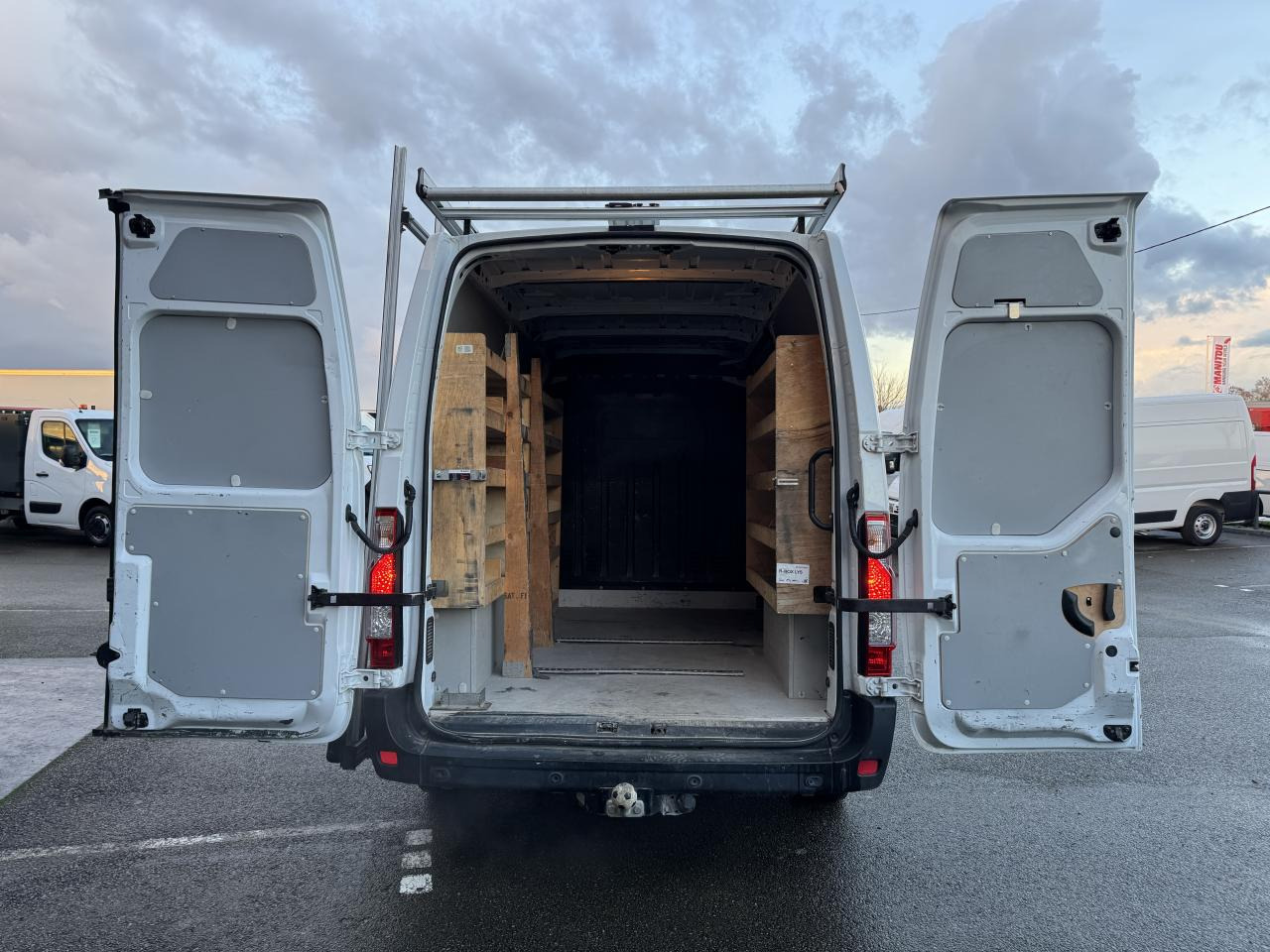 RENAULT Master Grand Confort F3300 L2H2 2.3 Blue dCi - 150 CH PORTE VERRE - Dubă: Foto 2 RENAULT Master Grand Confort F3300 L2H2 2.3 Blue dCi - 150 CH PORTE VERRE - Dubă: Foto 2