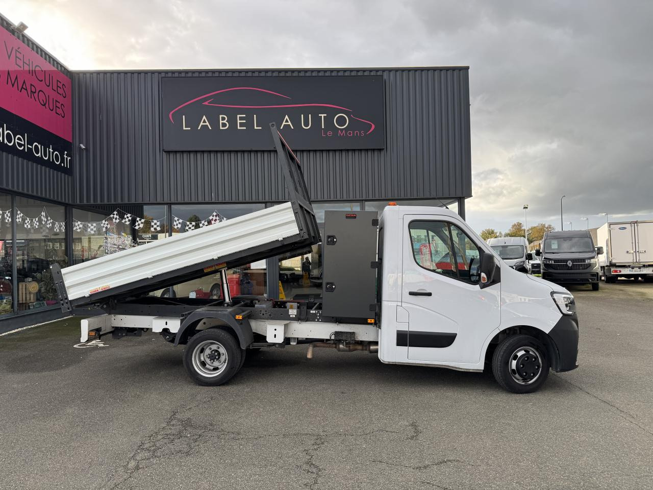 RENAULT TRUCKS Master Confort R3500RJ L3 2.3 dCi - 145 III TRANSPORTS SPECIFIQUES BENNE Benne Basculante + Coffre - Autoutilitară basculantă: Foto 5 RENAULT TRUCKS Master Confort R3500RJ L3 2.3 dCi - 145 III TRANSPORTS SPECIFIQUES BENNE Benne Basculante + Coffre - Autoutilitară basculantă: Foto 5