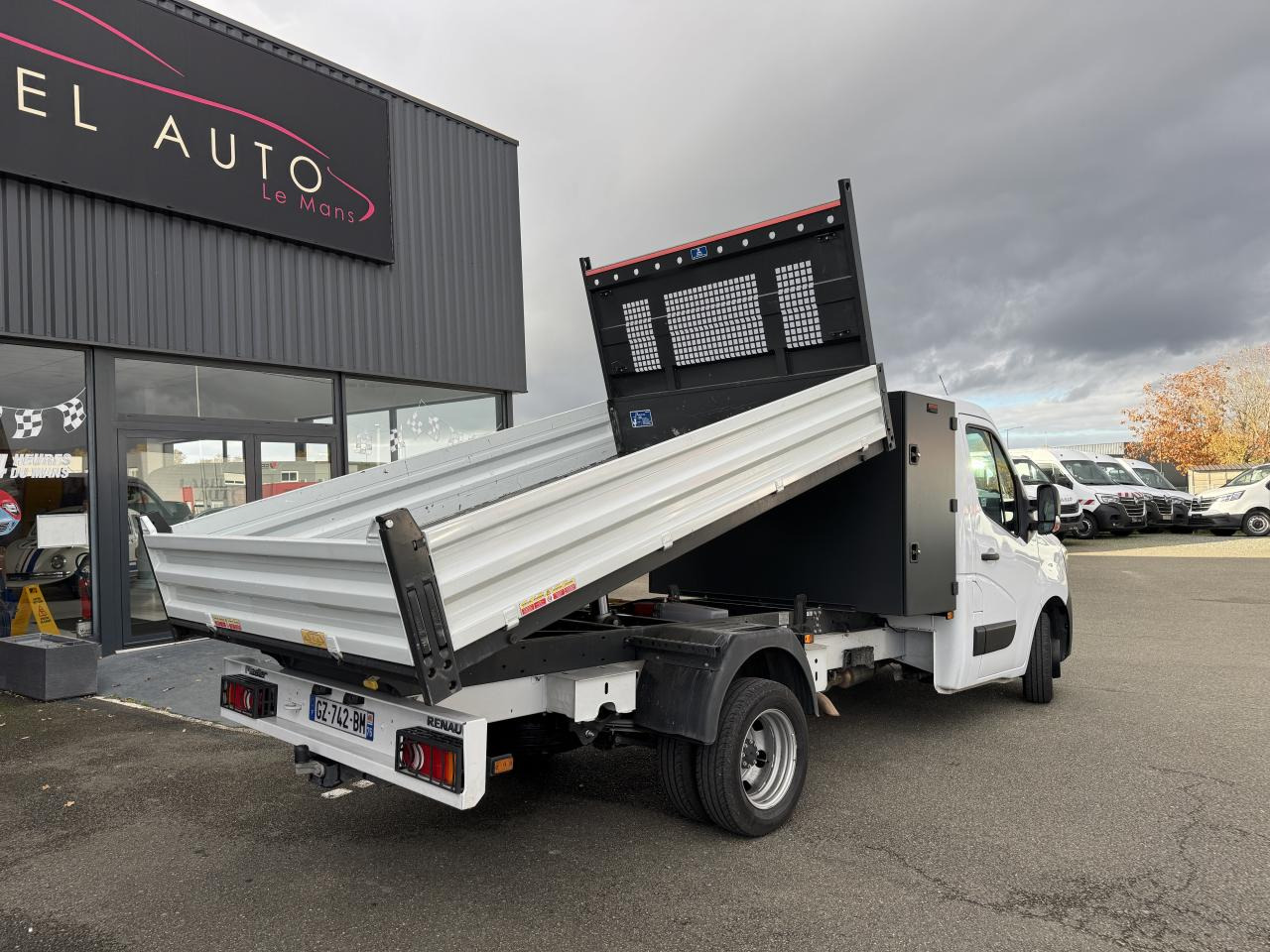 RENAULT TRUCKS Master Confort R3500RJ L3 2.3 dCi - 145 III TRANSPORTS SPECIFIQUES BENNE Benne Basculante + Coffre - Autoutilitară basculantă: Foto 1 RENAULT TRUCKS Master Confort R3500RJ L3 2.3 dCi - 145 III TRANSPORTS SPECIFIQUES BENNE Benne Basculante + Coffre - Autoutilitară basculantă: Foto 1