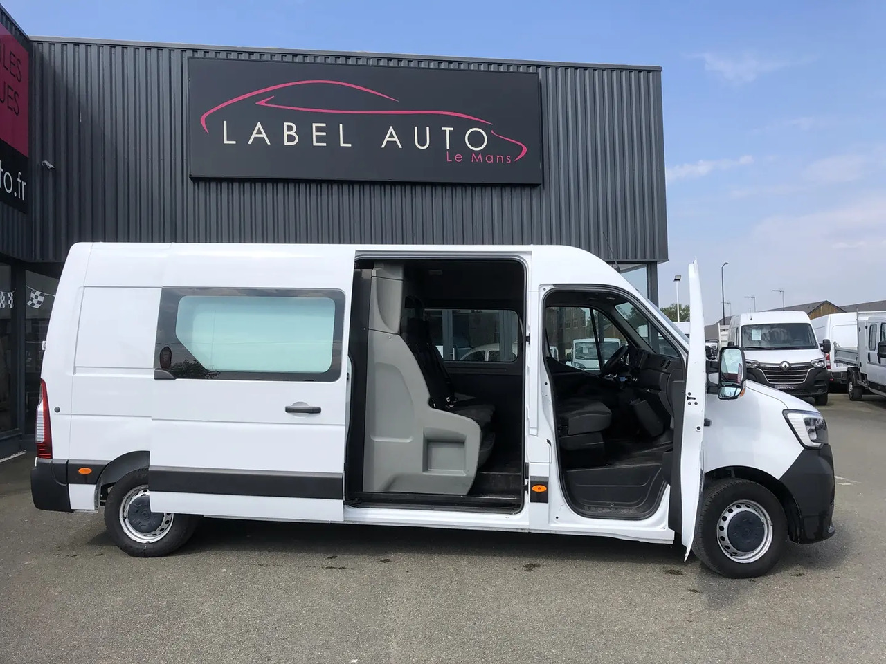Renault Master F3300 L2H2 2.3 DCI 135CH CABINE APPROFONDIE CONFORT EURO6 - Autoutilitară cabină dublă: Foto 1 Renault Master F3300 L2H2 2.3 DCI 135CH CABINE APPROFONDIE CONFORT EURO6 - Autoutilitară cabină dublă: Foto 1