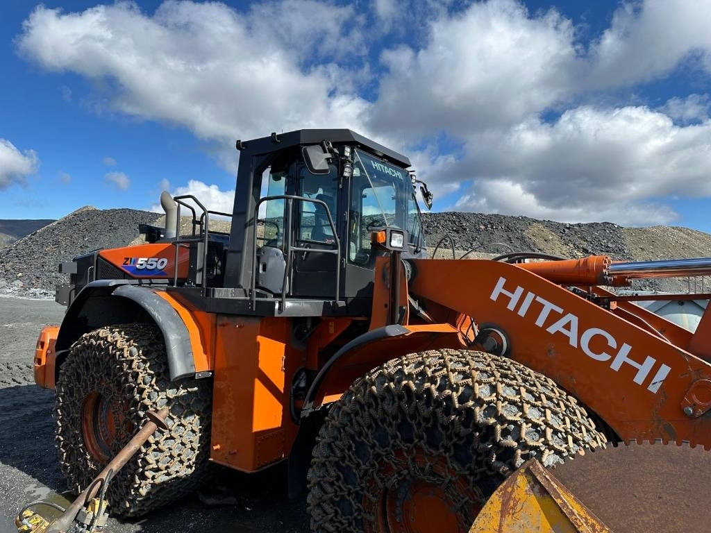 Hitachi ZW 550 - Încărcător frontal pe pneuri: Foto 3 Hitachi ZW 550 - Încărcător frontal pe pneuri: Foto 3