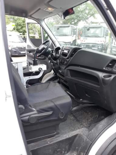 Iveco Daily 35S14 Plateau Nacelle 6m50 Spécial tunnel - Camion cu nacela: Foto 5 Iveco Daily 35S14 Plateau Nacelle 6m50 Spécial tunnel - Camion cu nacela: Foto 5