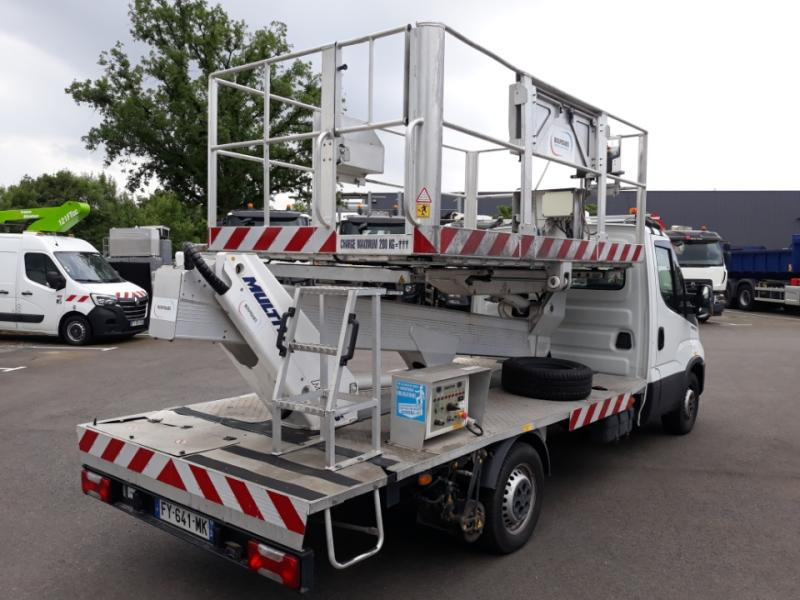Iveco Daily 35S14 Plateau Nacelle 6m50 Spécial tunnel - Camion cu nacela: Foto 4 Iveco Daily 35S14 Plateau Nacelle 6m50 Spécial tunnel - Camion cu nacela: Foto 4