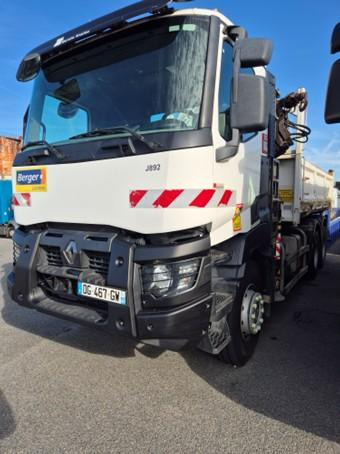 Renault C version K 380 P6x4 Bi-benne Grue FASSI F195 A0.24 - Camion basculantă: Foto 1 Renault C version K 380 P6x4 Bi-benne Grue FASSI F195 A0.24 - Camion basculantă: Foto 1