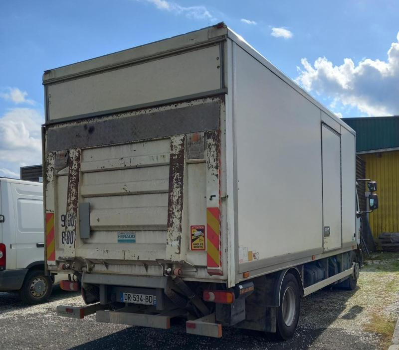 Renault D 4X2 180cv - Camion furgon: Foto 3 Renault D 4X2 180cv - Camion furgon: Foto 3