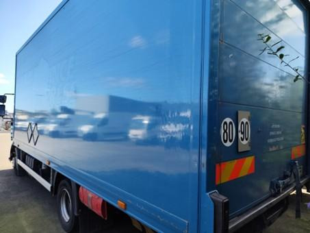 Renault D 7.5 LOW P4x2 210E6 Fourgon Polyfond avec hayon Repliable - Camion furgon: Foto 3 Renault D 7.5 LOW P4x2 210E6 Fourgon Polyfond avec hayon Repliable - Camion furgon: Foto 3