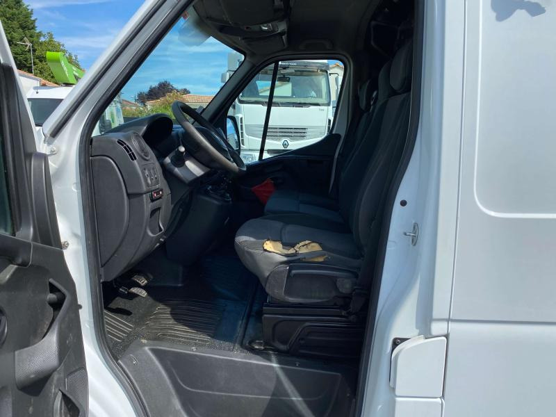 Renault Master 130.35 FG Tronqué L2H2 Nacelle Pack éco - Camion cu nacela: Foto 5 Renault Master 130.35 FG Tronqué L2H2 Nacelle Pack éco - Camion cu nacela: Foto 5