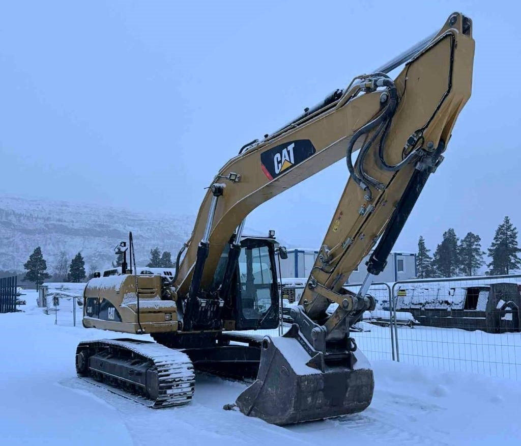 CAT 324 D L - Excavator pe şenile: Foto 4 CAT 324 D L - Excavator pe şenile: Foto 4