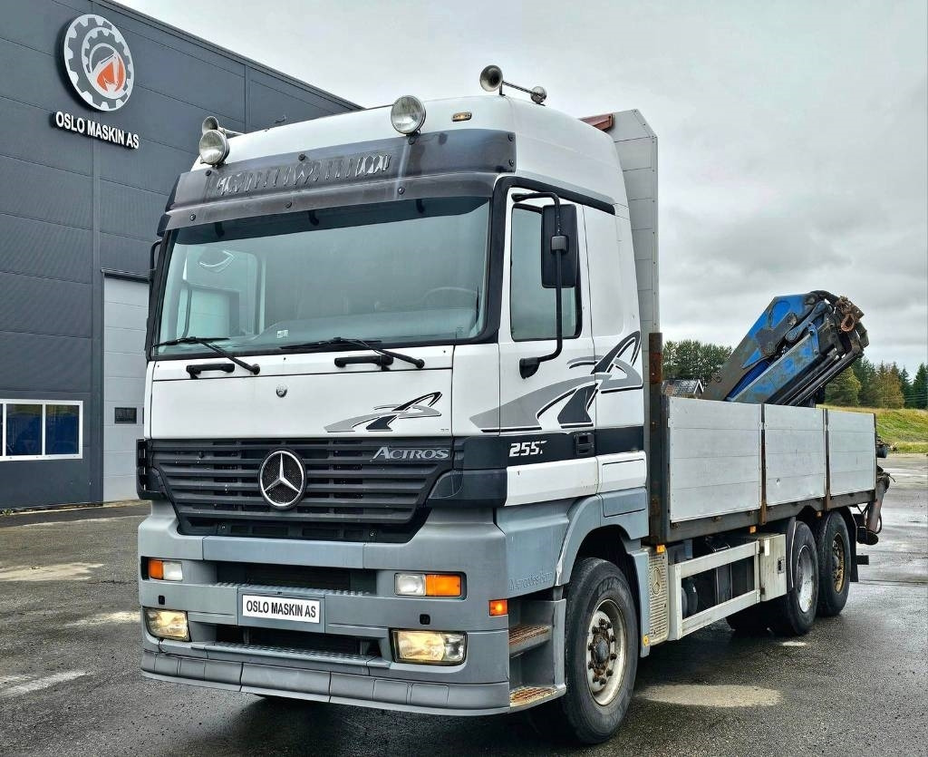 Mercedes-Benz Actros 2557 - Macara: Foto 1 Mercedes-Benz Actros 2557 - Macara: Foto 1