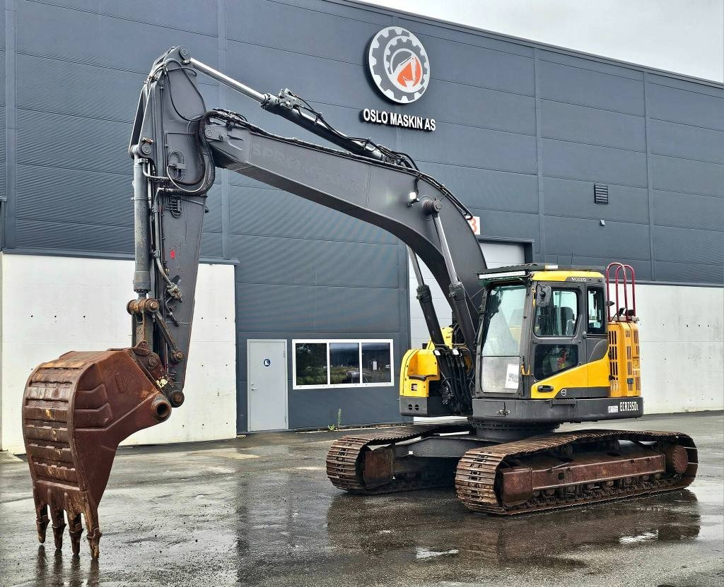Volvo ECR235 DL - Excavator pe şenile: Foto 1 Volvo ECR235 DL - Excavator pe şenile: Foto 1