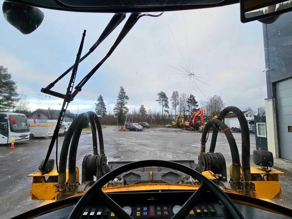 Încărcător frontal pe pneuri Volvo L 120: Foto 25