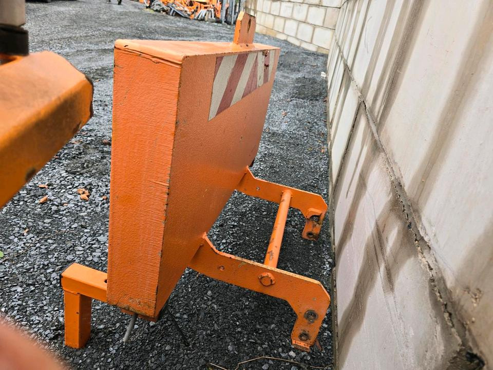 Fiedler Heckgewicht für Multicar Ballastgewicht Kontergewicht M30 FusoBöschungsmäher Böschungsmulcher Dücker - Contragreutate: Foto 3 Fiedler Heckgewicht für Multicar Ballastgewicht Kontergewicht M30 FusoBöschungsmäher Böschungsmulcher Dücker - Contragreutate: Foto 3