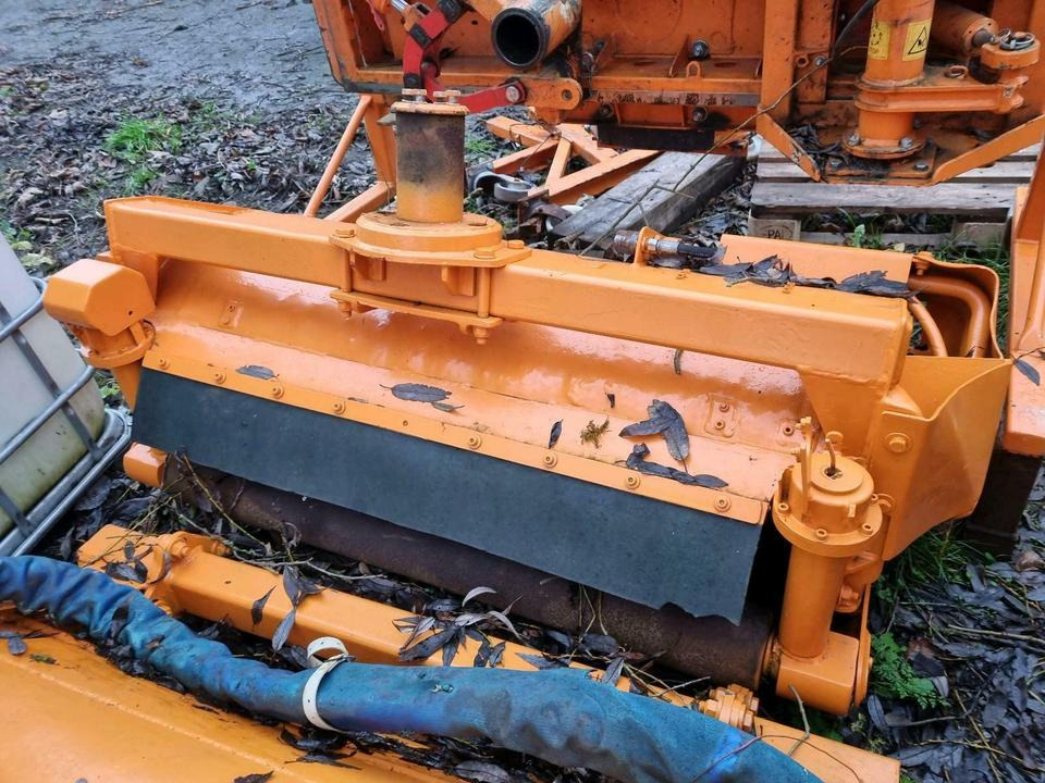 Gilbers Mulchkopf Mähkorb Mähkopf 120cm Mulag Mähausleger Böschun - Tocător resturi vegetale/ Mulcer: Foto 1 Gilbers Mulchkopf Mähkorb Mähkopf 120cm Mulag Mähausleger Böschun - Tocător resturi vegetale/ Mulcer: Foto 1