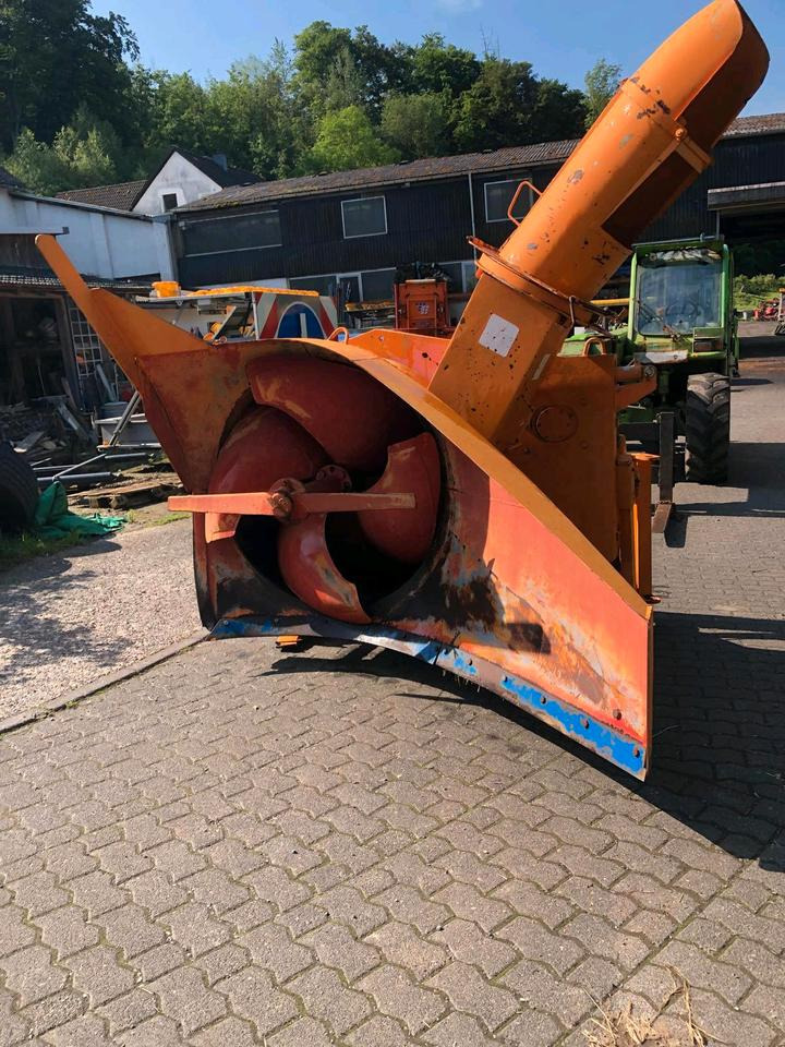 Schneeschleuder Beilhack HS 135 S Schneefräse Anbau- Schneeschleuder für Unimog 405 U300 U 400 500 405 423 430 530 318 527 427 327 - Freza de zapada: Foto 1 Schneeschleuder Beilhack HS 135 S Schneefräse Anbau- Schneeschleuder für Unimog 405 U300 U 400 500 405 423 430 530 318 527 427 327 - Freza de zapada: Foto 1
