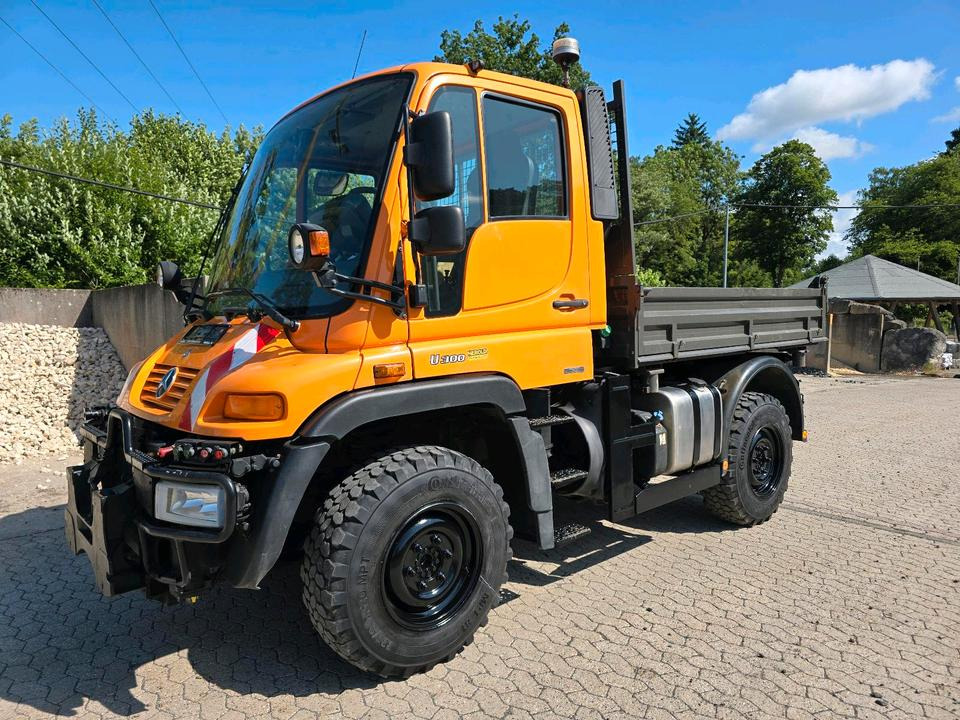 Unimog 405/10 U300 Bluetec 5 Mercedes-Benz U 300 290 400 500 UGE UGN Jotha Absetzkipper Absetzer - Utilaj deszăpezire: Foto 1 Unimog 405/10 U300 Bluetec 5 Mercedes-Benz U 300 290 400 500 UGE UGN Jotha Absetzkipper Absetzer - Utilaj deszăpezire: Foto 1