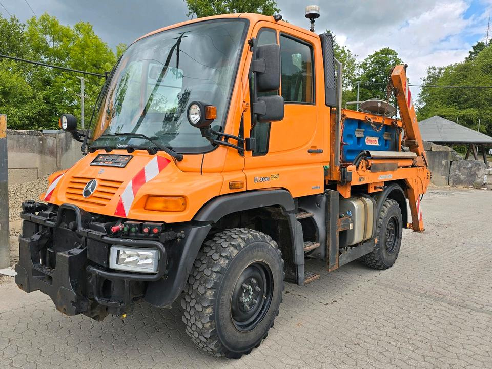 Unimog 405/10 U300 Bluetec 5 Mercedes-Benz U 300 UGE UGN mit Jotha Absetzkipper combi con 4518 Absetzer - Utilaj deszăpezire: Foto 3 Unimog 405/10 U300 Bluetec 5 Mercedes-Benz U 300 UGE UGN mit Jotha Absetzkipper combi con 4518 Absetzer - Utilaj deszăpezire: Foto 3