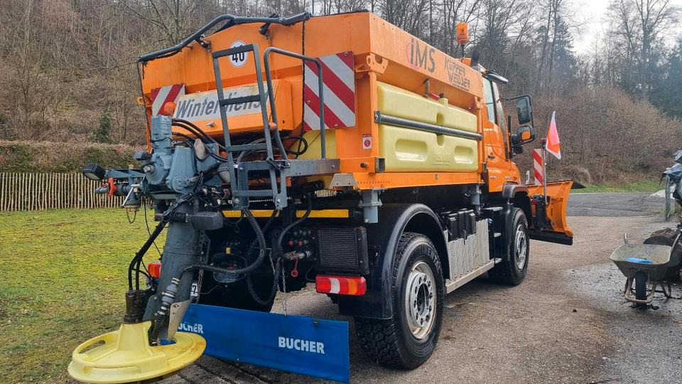 Zu vermieten Unimog 405 U527 Winterdienst Schmidt Salzstreuer 423 429 430 Mercedes Benz 318 527 Vermietung - Utilaj deszăpezire: Foto 4 Zu vermieten Unimog 405 U527 Winterdienst Schmidt Salzstreuer 423 429 430 Mercedes Benz 318 527 Vermietung - Utilaj deszăpezire: Foto 4