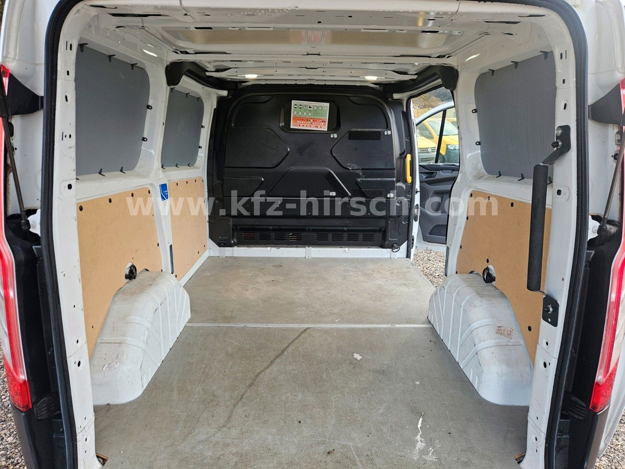 Ford Transit Custom Klima Sitzhzg Bluetooth Multi 1Hd - Dubă: Foto 3 Ford Transit Custom Klima Sitzhzg Bluetooth Multi 1Hd - Dubă: Foto 3