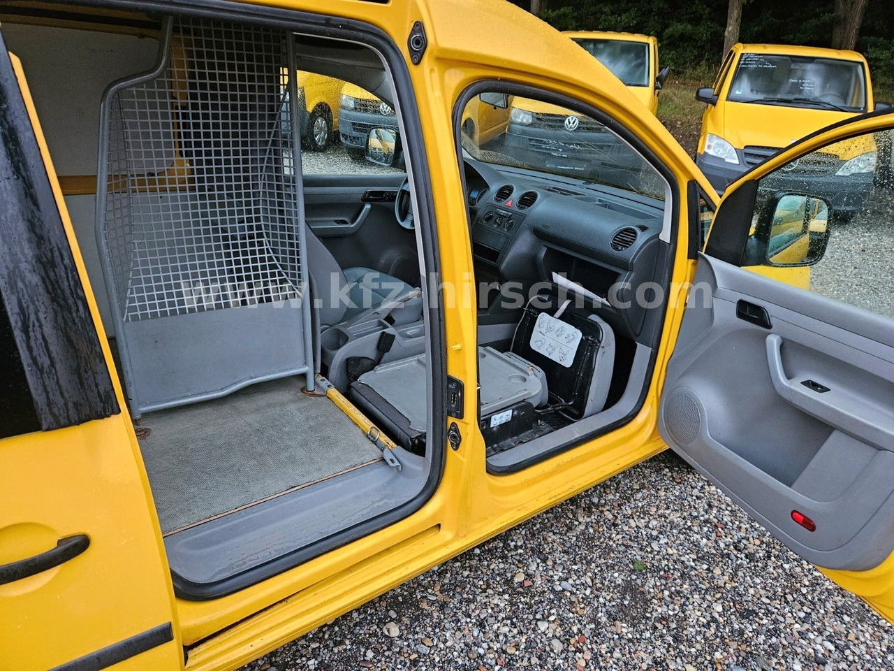 Volkswagen Caddy 2.0SDI*2xSchiebetüre*1.Hand* - Autoutilitară compactă: Foto 4 Volkswagen Caddy 2.0SDI*2xSchiebetüre*1.Hand* - Autoutilitară compactă: Foto 4