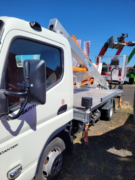 MITSUBISHI Canter Fuso 3C13 podnośnik koszowy 20 m Multitel MXE200 boom lift bucket truck - Camion cu nacela: Foto 3 MITSUBISHI Canter Fuso 3C13 podnośnik koszowy 20 m Multitel MXE200 boom lift bucket truck - Camion cu nacela: Foto 3