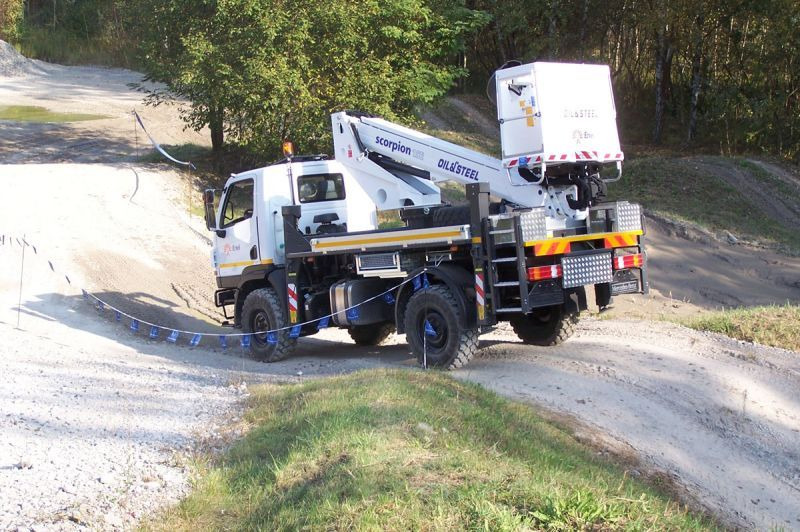 Oil&Steel Scorpion 15E 16m zamontowany na Mercedes-Benz Unimog U20 4x4 - Camion cu nacela: Foto 4 Oil&Steel Scorpion 15E 16m zamontowany na Mercedes-Benz Unimog U20 4x4 - Camion cu nacela: Foto 4