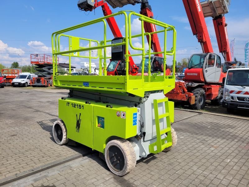 Podnośnik nożycowy samojezdny elektryczny 14 m Iteco IT 12151 - Platforma foarfeca: Foto 2 Podnośnik nożycowy samojezdny elektryczny 14 m Iteco IT 12151 - Platforma foarfeca: Foto 2