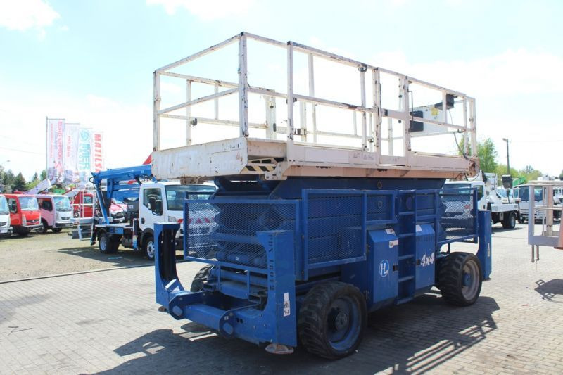 Podnośnik nożycowy 4x4 spalinowy 18 m Genie GS 5390 RT - Platforma foarfeca: Foto 3 Podnośnik nożycowy 4x4 spalinowy 18 m Genie GS 5390 RT - Platforma foarfeca: Foto 3