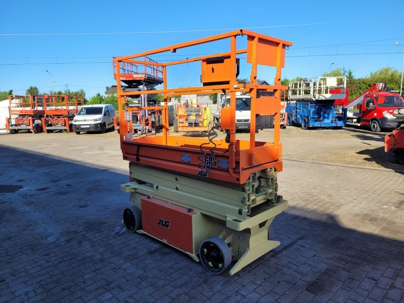 Podnośnik nożycowy elektryczny 8 m JLG 6RS - Platforma foarfeca: Foto 2 Podnośnik nożycowy elektryczny 8 m JLG 6RS - Platforma foarfeca: Foto 2