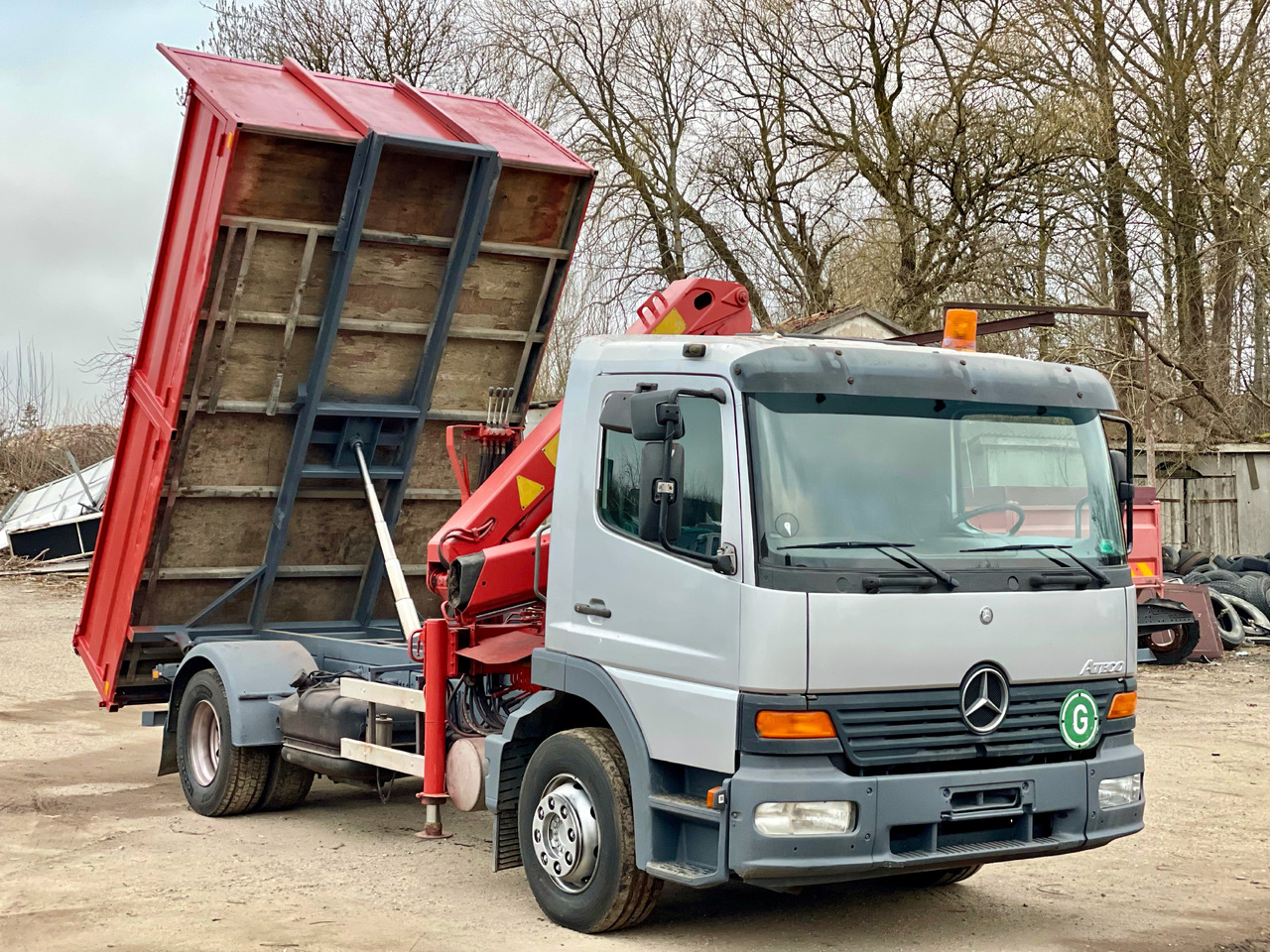MERCEDES-BENZ ATEGO - Camion cu macara: Foto 2 MERCEDES-BENZ ATEGO - Camion cu macara: Foto 2