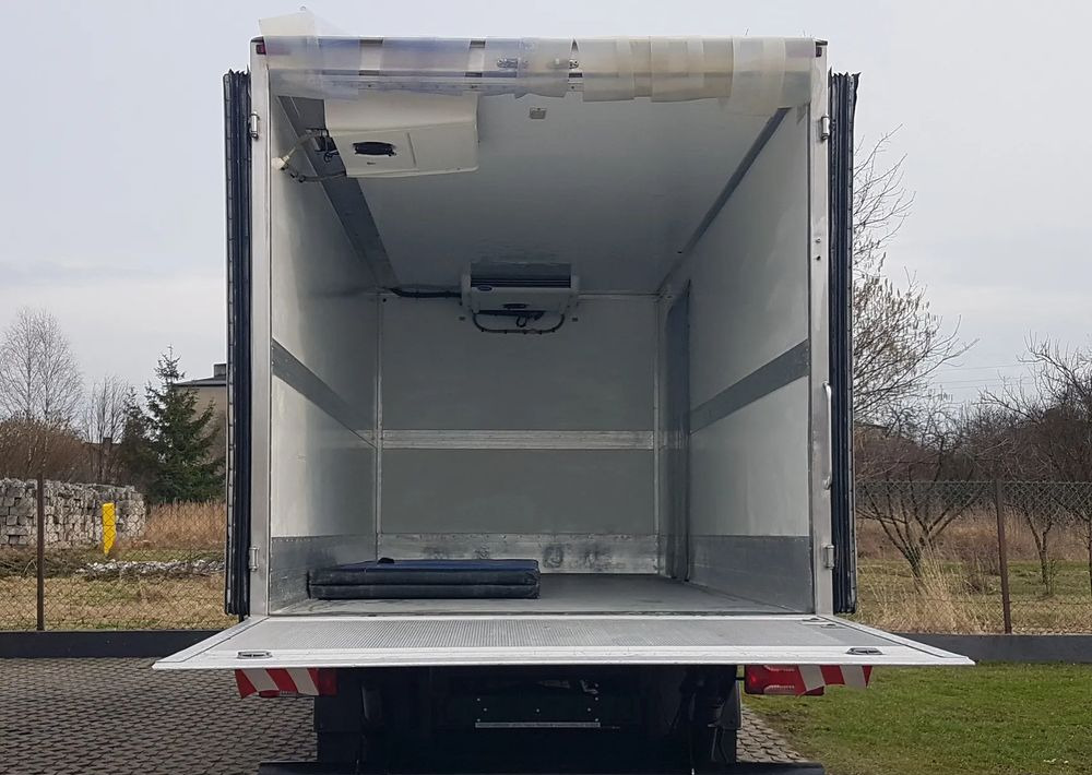 Iveco Daily 70-170 WINDA CHŁODNIA 10EP AGREGAT IZOTERMA - Camion frigider: Foto 5 Iveco Daily 70-170 WINDA CHŁODNIA 10EP AGREGAT IZOTERMA - Camion frigider: Foto 5