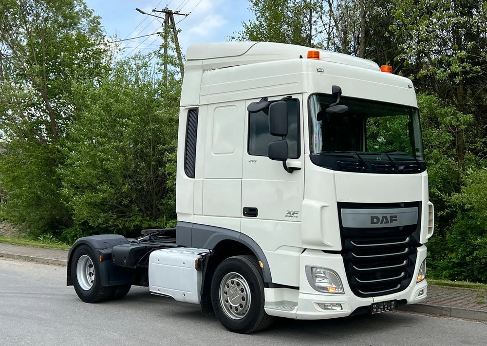 DAF * DAF XF 106 * SPROWADZONY * SUPER STAN CIĄGNIK SIODŁOWY Euro 6 - Cap tractor: Foto 1 DAF * DAF XF 106 * SPROWADZONY * SUPER STAN CIĄGNIK SIODŁOWY Euro 6 - Cap tractor: Foto 1