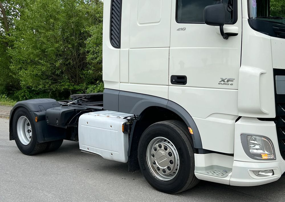 DAF * DAF XF 106 * SPROWADZONY * SUPER STAN CIĄGNIK SIODŁOWY Euro 6 - Cap tractor: Foto 4 DAF * DAF XF 106 * SPROWADZONY * SUPER STAN CIĄGNIK SIODŁOWY Euro 6 - Cap tractor: Foto 4
