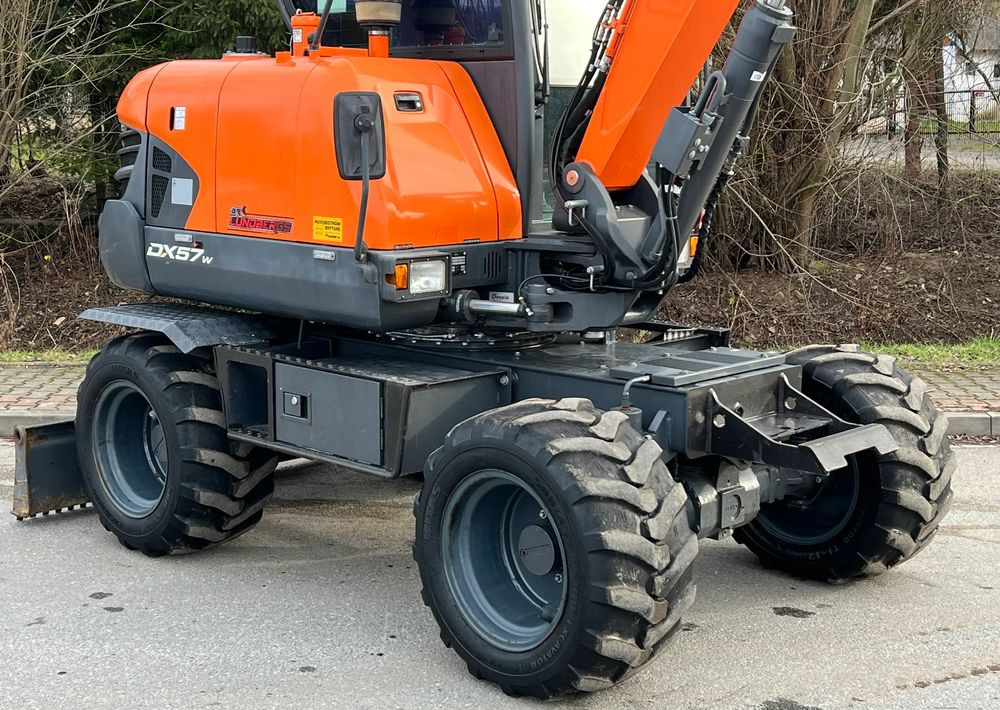 Doosan DOOSAN DX57W *ROTOTILT* 2200 Motogodzin * Jak Nowa * Sprowadzona * Stan Perfekcyjny - Excavator pe roţi: Foto 5 Doosan DOOSAN DX57W *ROTOTILT* 2200 Motogodzin * Jak Nowa * Sprowadzona * Stan Perfekcyjny - Excavator pe roţi: Foto 5