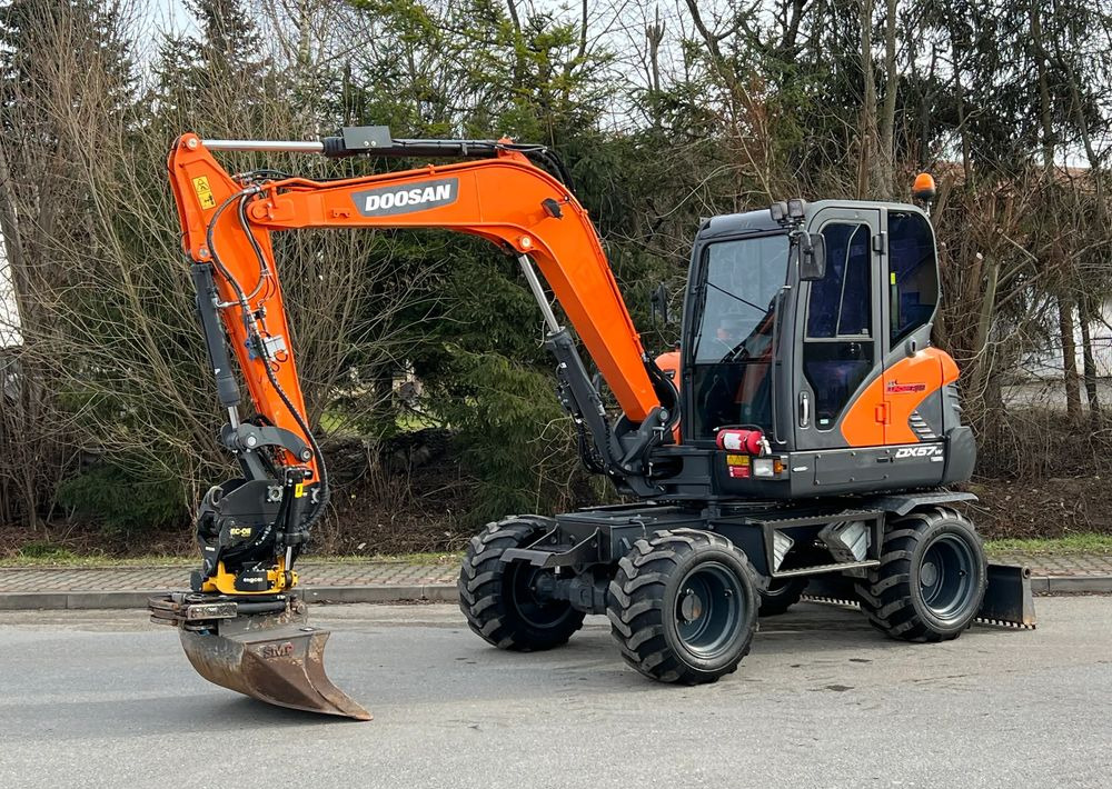 Doosan DOOSAN DX57W *ROTOTILT* 2200 Motogodzin * Jak Nowa * Sprowadzona * Stan Perfekcyjny - Excavator pe roţi: Foto 1 Doosan DOOSAN DX57W *ROTOTILT* 2200 Motogodzin * Jak Nowa * Sprowadzona * Stan Perfekcyjny - Excavator pe roţi: Foto 1