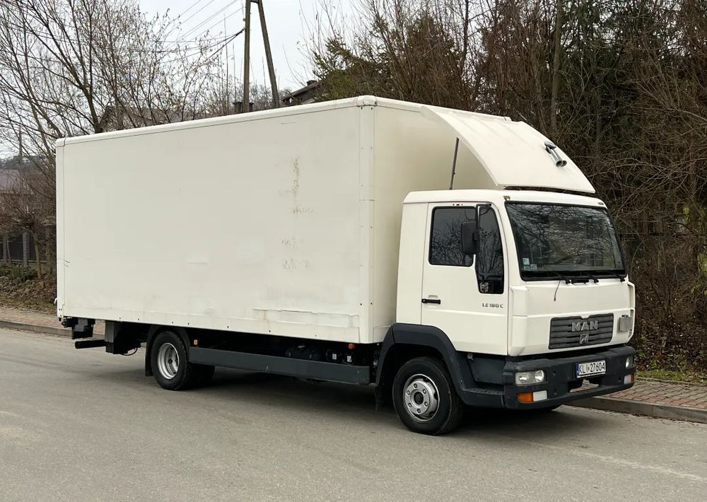 MAN MAN 8-180 KONTENER WINDA ZAŁADOWCZA - Camion furgon: Foto 2 MAN MAN 8-180 KONTENER WINDA ZAŁADOWCZA - Camion furgon: Foto 2