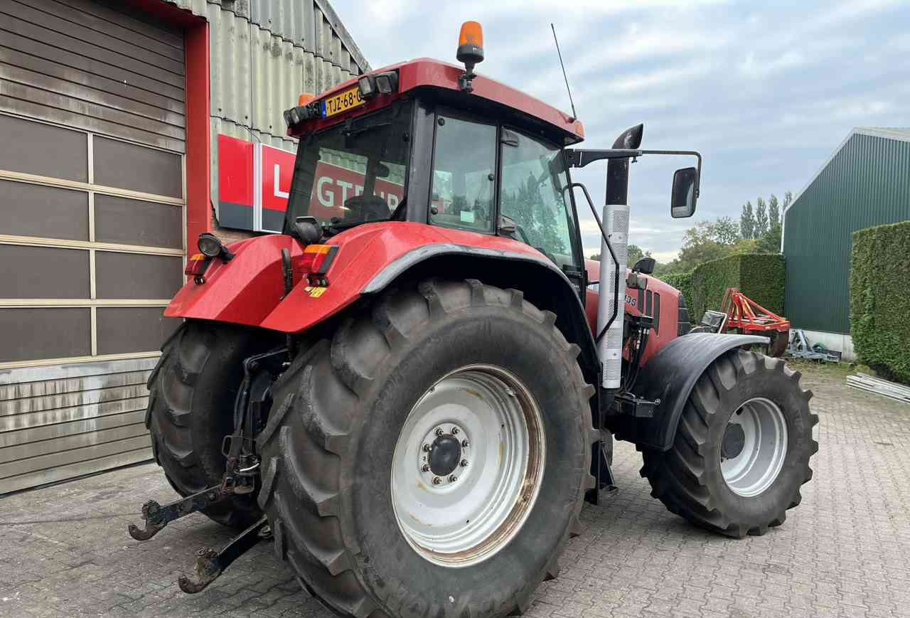 Case-IH CVX 1135 Tractoren - Tractor agricol: Foto 4 Case-IH CVX 1135 Tractoren - Tractor agricol: Foto 4