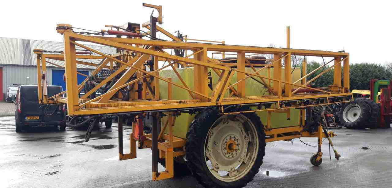 Dubex Vector 33 m. 3200 l. veldspuiten - Maşină de erbicidat tractata: Foto 3 Dubex Vector 33 m. 3200 l. veldspuiten - Maşină de erbicidat tractata: Foto 3