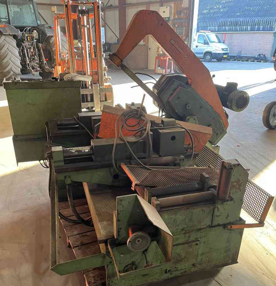 Kasto beugelzaagmachine diversen - Mașină: Foto 3 Kasto beugelzaagmachine diversen - Mașină: Foto 3