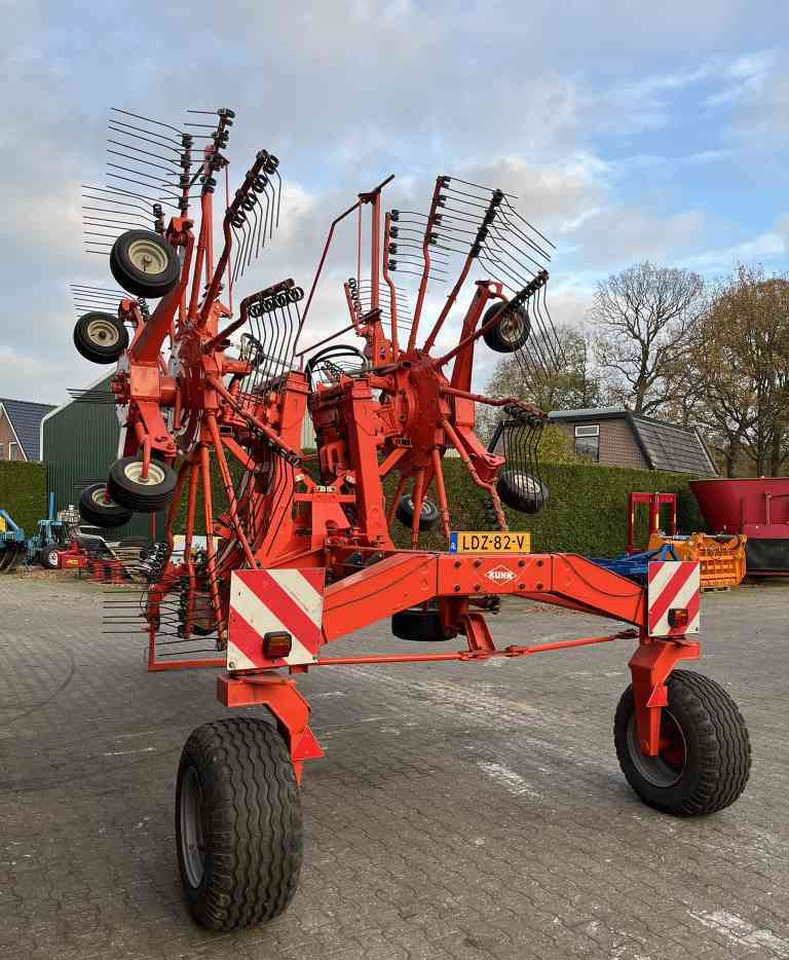Kuhn GA 8521 zwadhark zwiller rugger rake weidebouwmachines - Maşină de întors fânul: Foto 5 Kuhn GA 8521 zwadhark zwiller rugger rake weidebouwmachines - Maşină de întors fânul: Foto 5