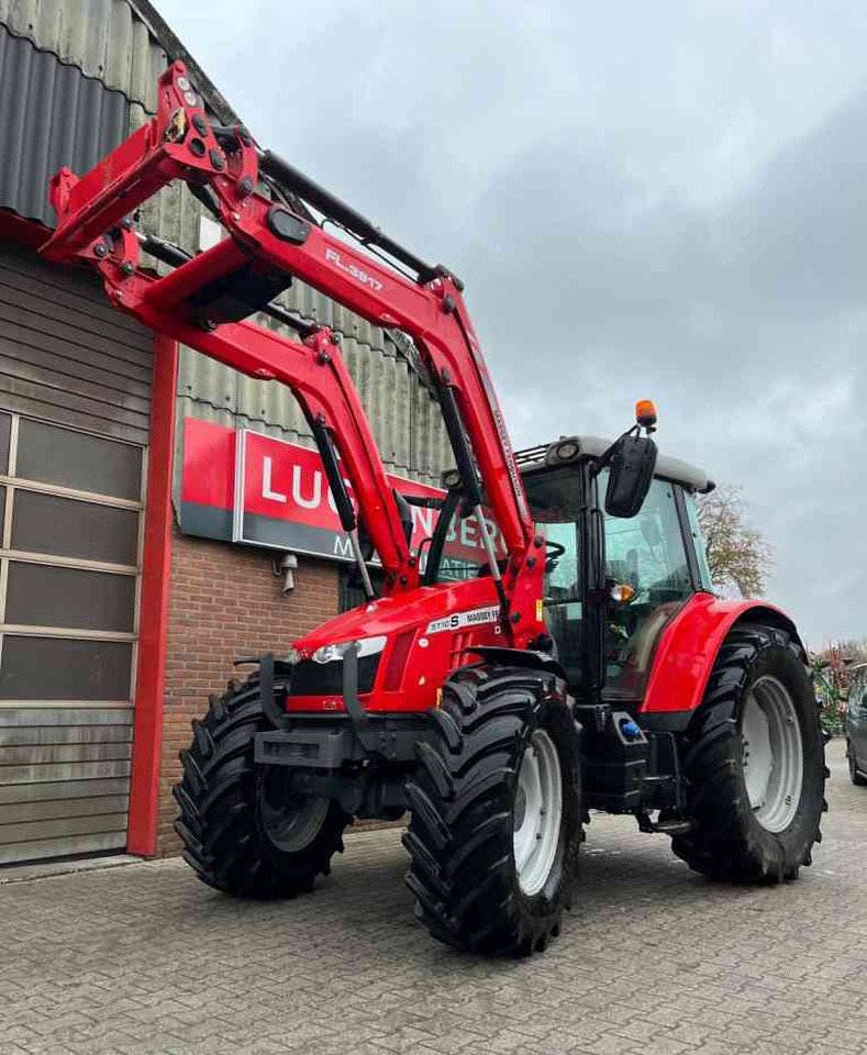 Massey Ferguson 5710S Dyna-4 Essential *Verkocht/sold* - Tractor agricol: Foto 2 Massey Ferguson 5710S Dyna-4 Essential *Verkocht/sold* - Tractor agricol: Foto 2