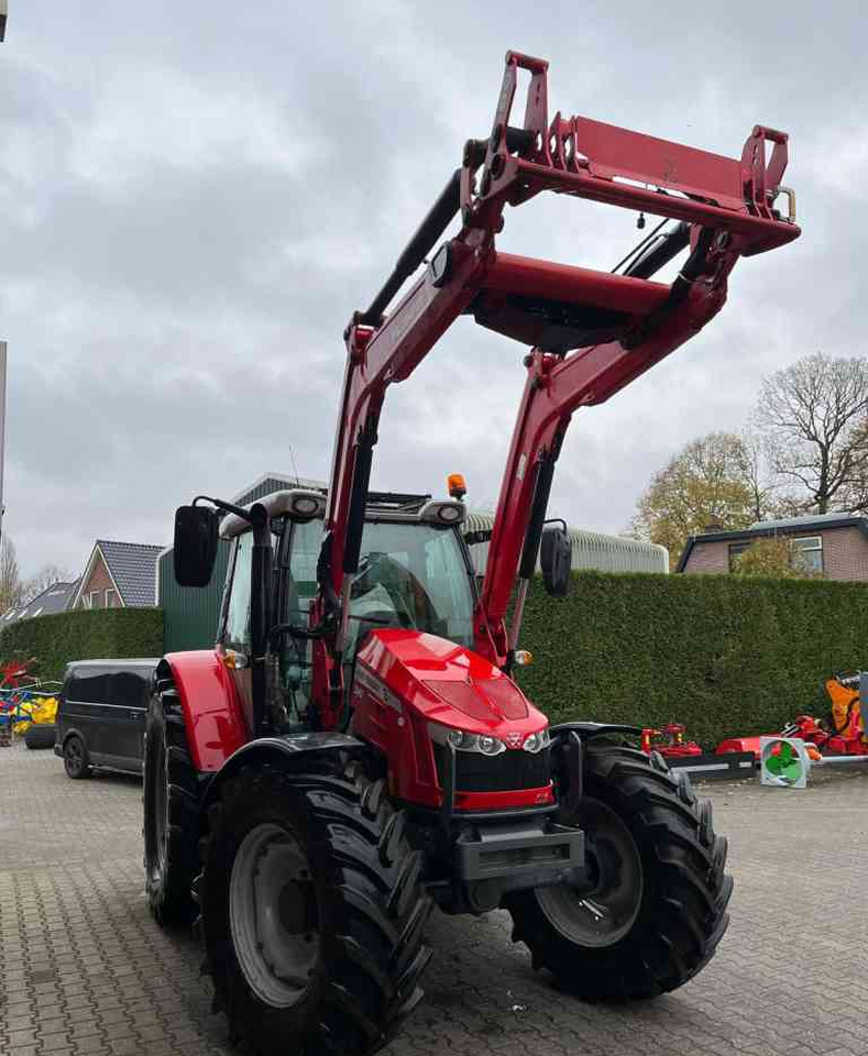 Massey Ferguson 5710S Dyna-4 Essential *Verkocht/sold* - Tractor agricol: Foto 3 Massey Ferguson 5710S Dyna-4 Essential *Verkocht/sold* - Tractor agricol: Foto 3