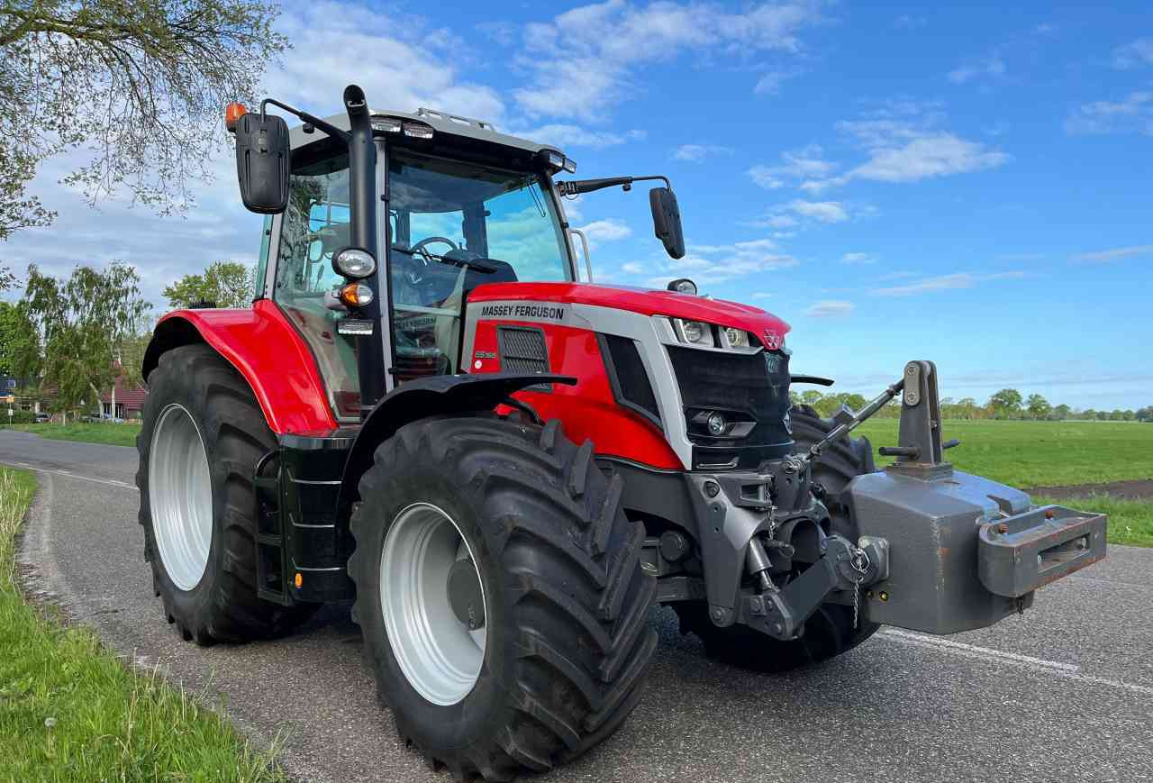 Massey Ferguson 6S.165 Dyna-6 Efficient - Tractor agricol: Foto 1 Massey Ferguson 6S.165 Dyna-6 Efficient - Tractor agricol: Foto 1