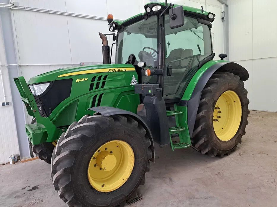 John Deere 6125R 2015 Rok - Tractor agricol: Foto 1 John Deere 6125R 2015 Rok - Tractor agricol: Foto 1